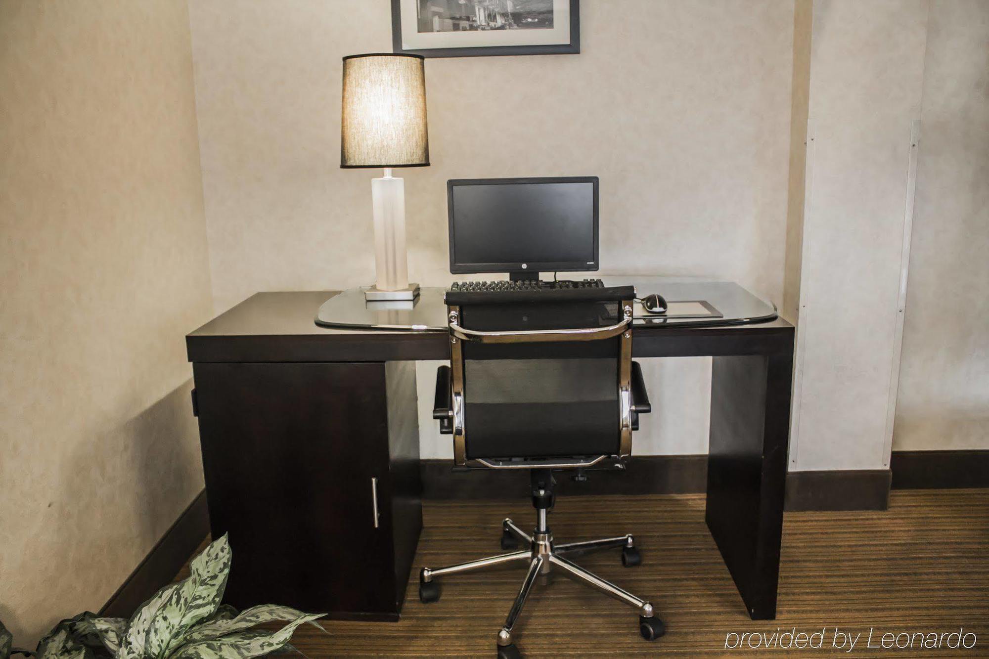 Sleep Inn Geistown Экстерьер фото